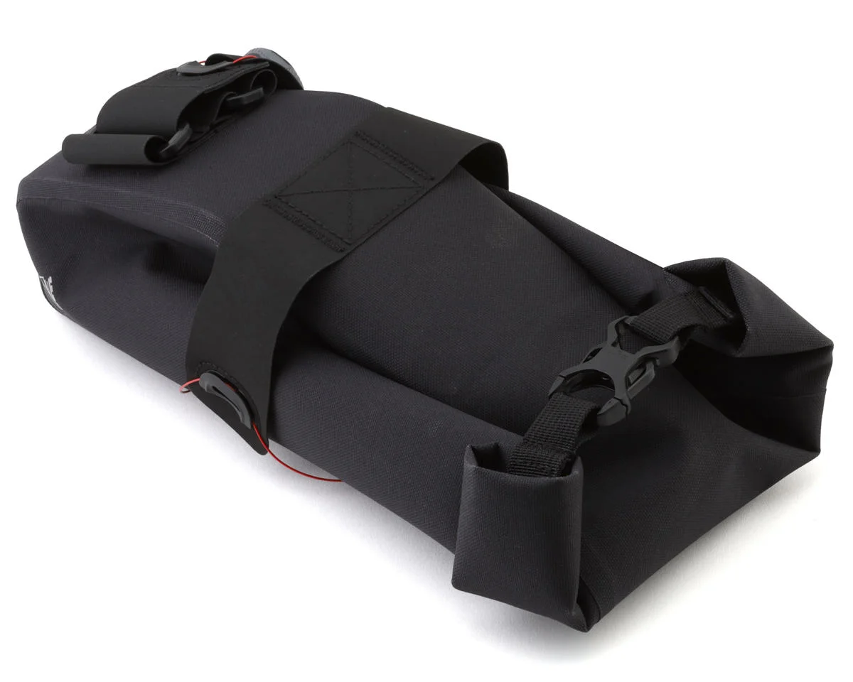 Silca Grinta Roll Top Saddle Bag (Black) (2.5L) - view 2